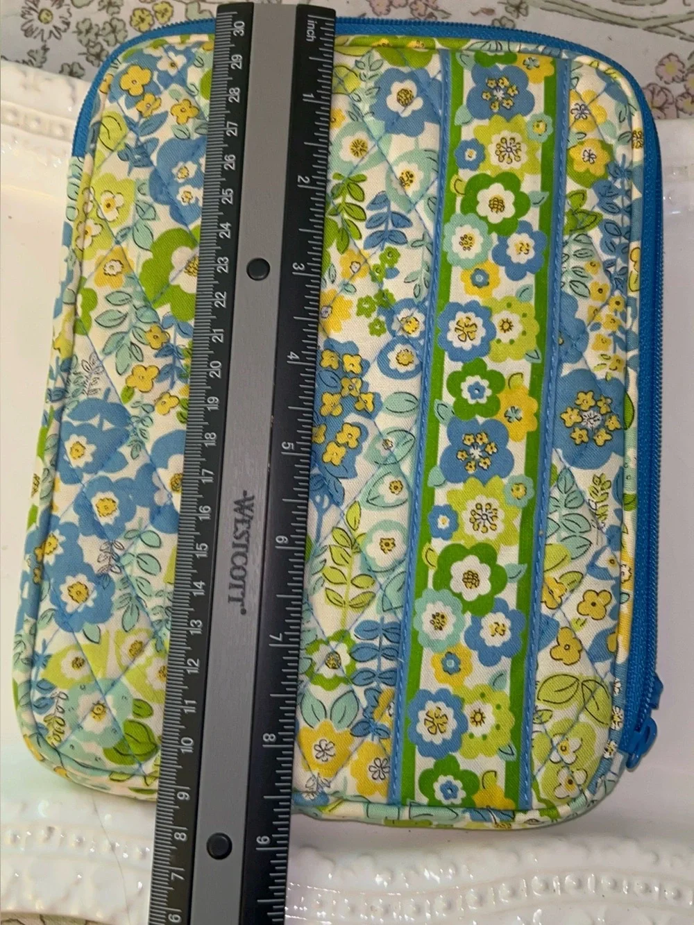 Vera Bradley padded tablet/ e-reader case in 